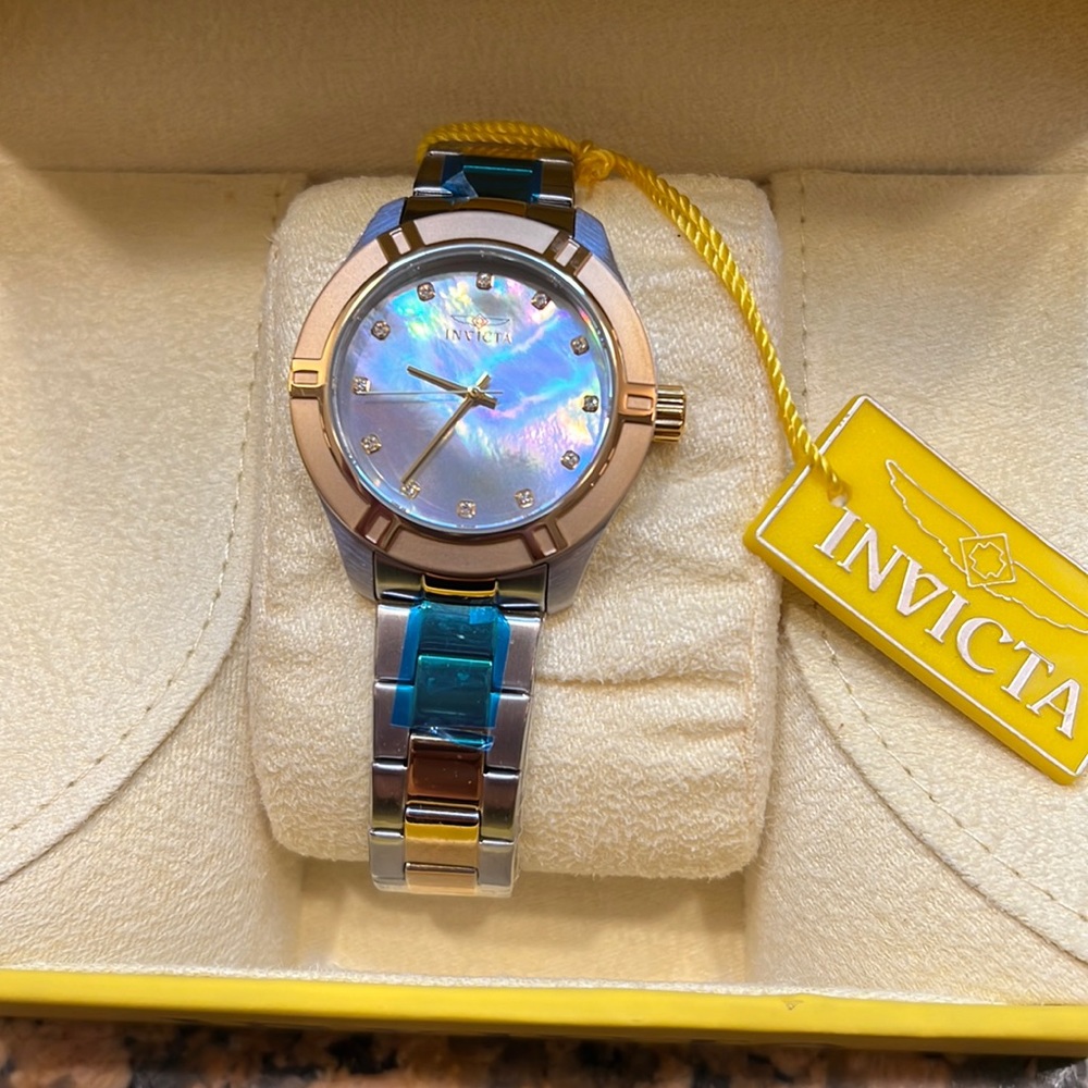 Invicta Pro Diver Lady
Model 18326 - Ladies Watch Quartz